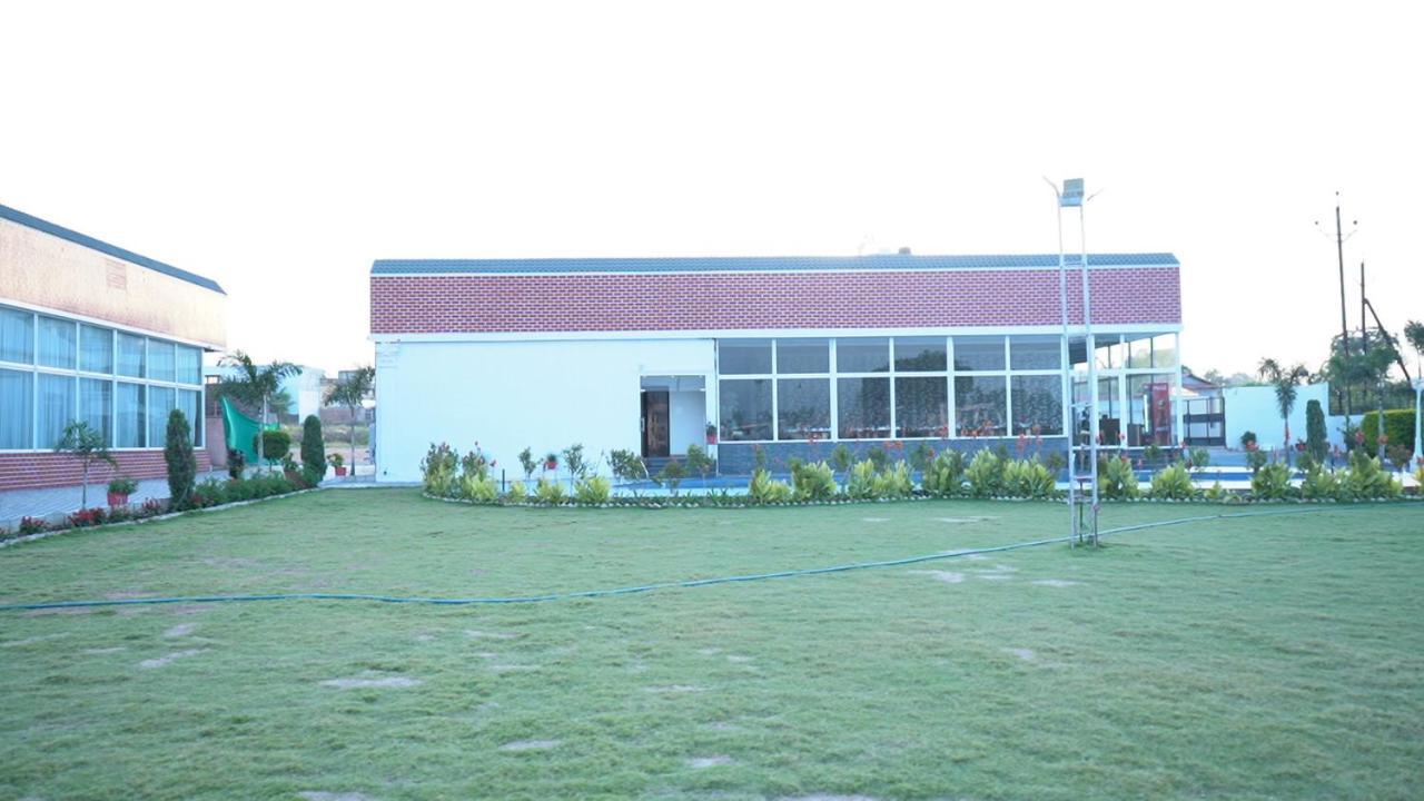 The Kamoda Resort Ambikapur Bagian luar foto