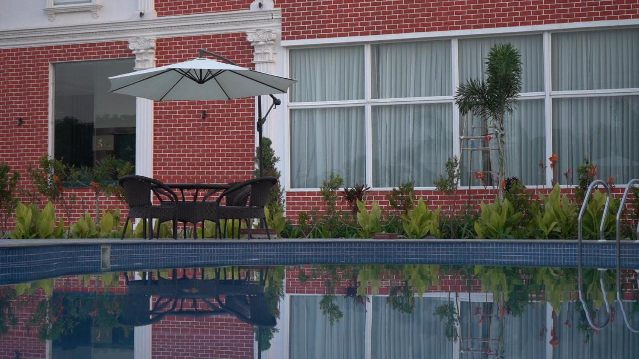 The Kamoda Resort Ambikapur Bagian luar foto