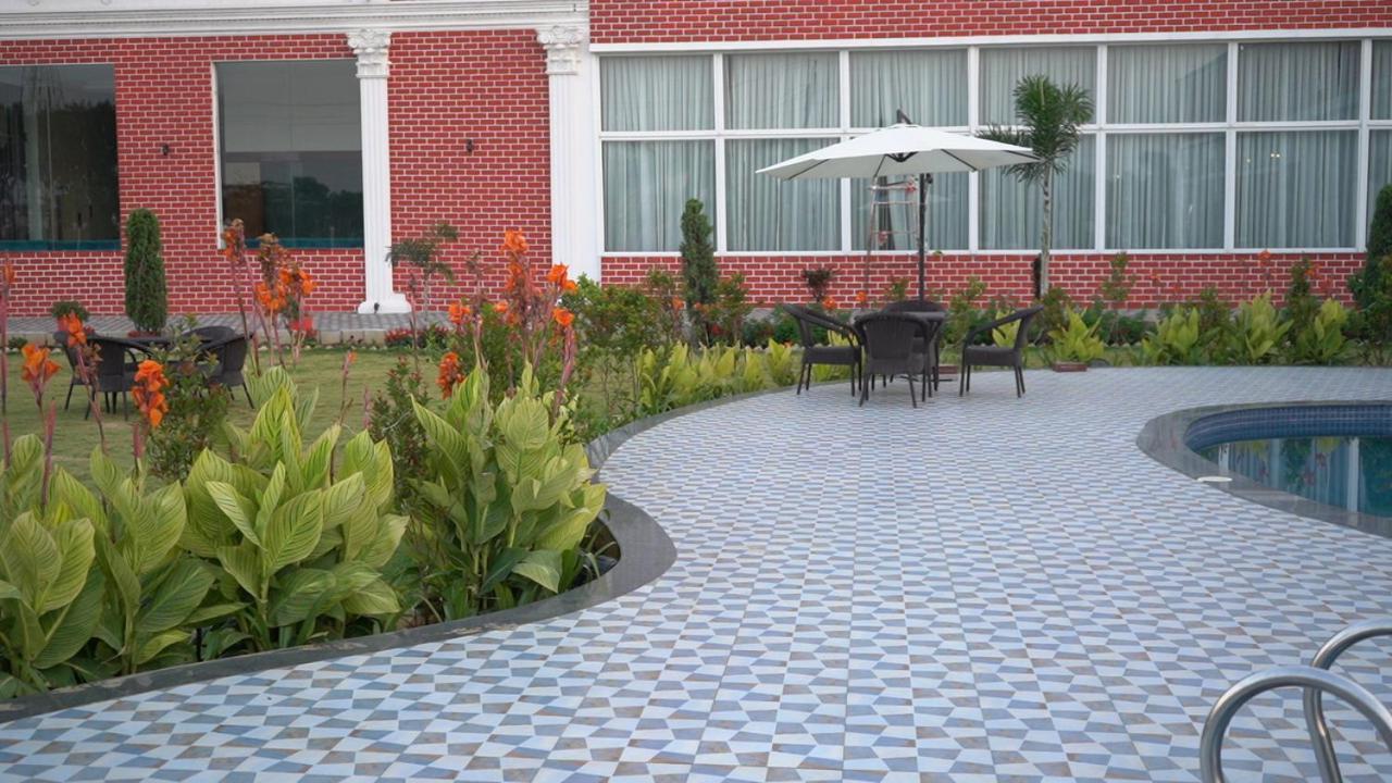 The Kamoda Resort Ambikapur Bagian luar foto